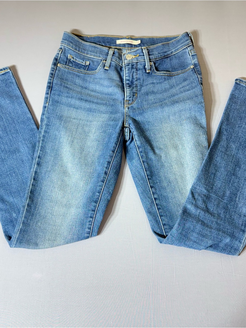 Levi's Blue Medium Wash Skinny Jeans Shaping Stretch 5-Pocket Button Zip Logo